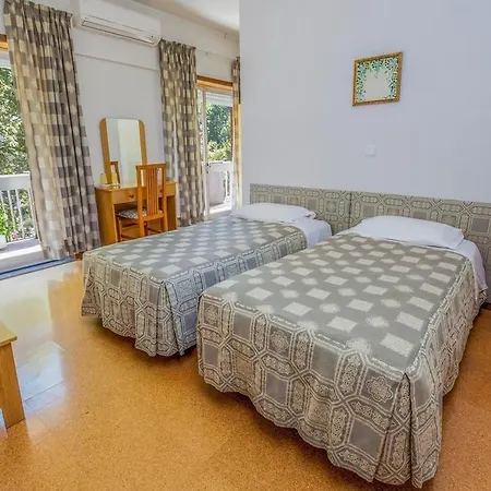 Pereira Hotel *
